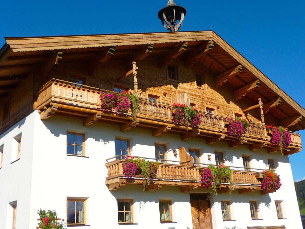 Ferienwohnung Huberhof Oberndorf in Tirol Luaran gambar
