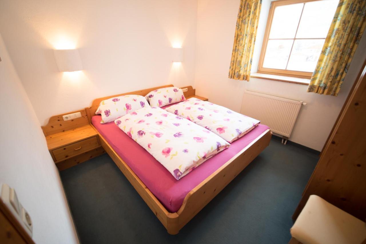 Ferienwohnung Huberhof Oberndorf in Tirol Luaran gambar